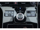 軽い力でシフトチェンジできる電子制御式シフトです。