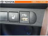 ポータブルオーディオなどの機器を接続して、車両のスピーカーで聞くことができます。