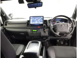 オシャレなインテリアで運転する気分も盛り上がりますよね^^