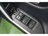 ボタン一つで、ミラーの開閉が出来ます。