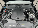 FSIは「Fuel Stratified Injection」の略で、直噴システムを指します。従来のポート噴射に比べて燃料を直接シリンダー内に噴射することで、燃焼効率が向上します。これにより、燃費の改善、排出ガスの削減が可能。