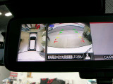 ☆全周囲カメラが駐車をアシスト☆4つの高解像度カメラで車の周囲を撮影!見えにくい死角の駐停車も驚く程に楽々です。バックカメラは、車庫入れの時は勿論、後方の安全確認もできて安心です♪