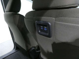充電用USBがついています