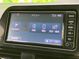 ナビやオーディオの各種メニューを画面上で確認でき、目的地設定や電話、情報など必要な項目を選びやすい構成です。日常の設定も落ち着いて行えます。