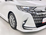 フォグランプ装着車です。暗い夜道の車両前方を明るく照らします
