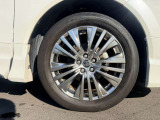 気になるお車がありましたら右の電話番号から直接お店にお問い合わせください。支払方法から車両情報、状態までなんでもご説明させて頂きます。スタッフ一同ご連絡お待ちしております。