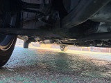 中古車という商品の特性上、下回りのサビやキズはございます。