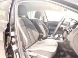 楽な姿勢で座ることが出来るので長時間の運転でも疲れにくいですし体もぶれにくいですよ。