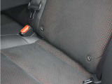 ◆ISOFIX◆シートベルトいらずでチャイルドシートと固定金具を連結するだけでガッチリ固定できます。