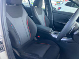 電動スポーツシートも使用感を感じさせません!