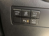 i-stop OFF、車線逸脱警告OFF、トラクションコントロールOFF、パーキングセンサーOFF、360&deg;ビューモニターの切り替えスイッチはこちらです。