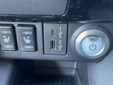 前席USB電源です。