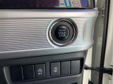 カギが車内にあれば、ブレーキ踏んでスタートボタンを押せば、エンジンスタートです。