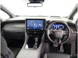 オシャレなインテリアで運転する気分も盛り上がりますよね^^