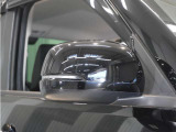 ◆ドアミラーウインカー◆ドアミラーにウインカーを装備しています。対向車に自身の進行方向を合図し安全に運転できます。