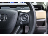Hondaセンシングの機能のひとつ、アダプティブクルーズコントロール付!アクセルから足を離しても設定したスピードと前車との車間を保ち走行してくれます!車線維持もアシスト☆高速道路で疲労軽減ですね☆