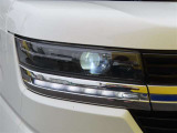 今や主流となってきました「LEDヘッドランプ」。消費電力も少なく、エコ走行に貢献します。コレが付いているだけで、優越感に浸れますよね。HIDに負けないくらい明るく安全です。