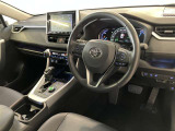 すっきりとしたデザインの内装は、さすがトヨタ車の上品さを感じます。