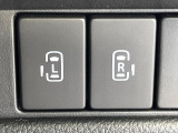 【両側パワースライドドア】スマートキーや運転席のスイッチで後席両側スライドドアの開閉が可能♪電動だから力を入れてドアを開ける必要が無く、小さなお子様でも簡単に開け閉めでき快適です♪