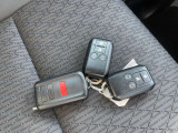 「車&rArr;充実のラインナップと確かな保証」 高品質車からお買い得な車まで豊富に取り揃え、安心して走れる「ワイド保証」でサポート致します。