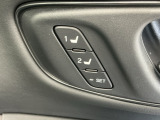 シートメモリー機能付きの電動シートで、異なったシートポジションを記憶させておくことが出来ます!