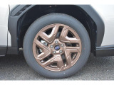 純正のアルミホイールは高い剛性を持ち、スバル車の走行安定性に貢献します。