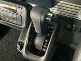 オートマチックシフトレバーは、手になじみ操作しやすい形状で安全運転にもつながります♪