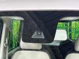 【エマージェンシーブレーキ】走行中に前方の車両等を認識し、衝突しそうな時は警報とブレーキで衝突回避と被害軽減をアシスト。より安全にドライブをお楽しみいただけます。