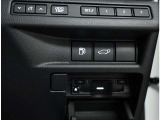 腰のフィット感を追求し、クルマとの一体感をさらに高めております。