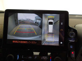 バックモニター付きで慣れない駐車場や車庫入れをサポートします。