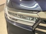 LEDヘッドライトは、点灯の瞬間から最大光量を発揮し、突然暗くなるトンネルなどでの安定感を高めます。