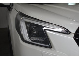 LEDヘッドライトで夜間の運転も安心です