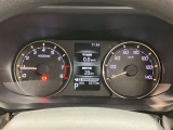 視認性に優れたメーターを採用しており、走行中でも車速や情報が分かりやすく表示されます。運転時の視線移動をむりのない範囲に抑え、快適で安心感のあるドライブをサポートします。