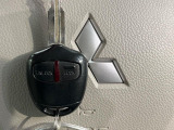 【キーレス】少し離れた場所からでもボタン一つでドアの開錠・施錠ができるのでとっても便利!ドアの鍵穴周りに傷をつけることもありません♪