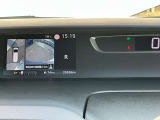 アラウンドビューモニターは車庫入れの強い味方となってくれます。上から車を見下ろすように視ることで、駐車場枠内にビシッと真っ直ぐ停めれます!☆一度使ったらわかって頂けます☆