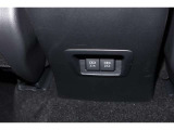 リヤ席から利用できるUSBポートで便利です