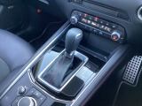 アクセルペダルを踏み込む量や速さに応じて変速パターンをし、人馬一体の運転感覚を発揮してくれる6速オートマ!