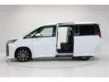 両側パワースライドドア付きだから、狭い駐車スペースなどでの 乗り降りラクラク!小さなお子さまのいるご家庭には嬉しい装備。