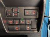 左右のパワースライドドアの開閉操作が運転席からも行えとても便利です!