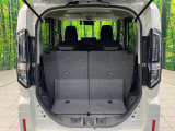 普段のお買い物や通勤、送迎等に十分な荷室スペースを確保しております。セカンドシートを倒すと、大きな荷物の積載も可能です♪