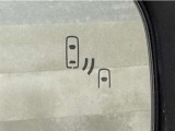 車線変更時の後方確認をアシストしてくれるブラインドスポットモニター!ドアミラーの死角を検知してくれるから車線変更もスムーズです。