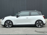 【MINI NEXT 認定中古車】安心の保証プログラムや延長保証など、MINI NEXT車両をご購入いただいたオーナーの皆様に、より快適なMINIライフを楽しんでいただくためのユニークなサービスをご用意しております。