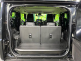 普段のお買い物や通勤、送迎等に十分な荷室スペースを確保しております。セカンドシートを倒すと、大きな荷物の積載も可能です♪