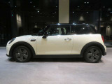 気になる車両へのご質問も大歓迎です。お気軽にMINI 一宮 0078-6002-369993 (無料)までご連絡ください!
