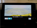 バックカメラ搭載です!車庫入れが苦手な人はもちろん、車両感覚に自信がある人にもお勧めです!見えない箇所が見えるようになるので、低い障害物や隠れてしまっている子供の存在等にも気付く事が出来ます。