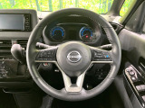 インテリアに合わせたデザインのステアリングは、運転される方のことも考え、運転しやすい形状、大きさです。是非一度、実際に触ってお確かめください。
