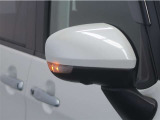 ウィンカー付きドアミラー!ただ単純に他車に対しての安全性だけでなく、高級感を演出します!