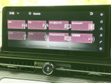 AM・FMやテレビ、Bluetoothなど、選択できる音源が画面上に並びます。使いたい項目を確認しやすく、日々の移動に合わせて音楽やラジオなどを選びやすいメニュー構成です。