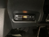 ハンドルの左下にETCがついています。高速道路の料金所の通過も楽々です。カードの取り出しもしやすい場所についています。