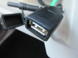 USBソケットソケットも付いてスマホの充電など様々な用途に使用でき便利です